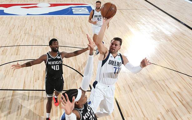لوكا دونسيتش يقود دالاس مافريكس الـى فوزه الأول بعد استئناف دوري الـ «NBA»