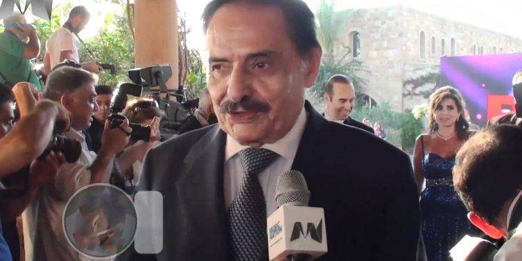 انفجار بيروت يكشف المستور.. الممثل العريق أنطوان كرباج كان متروكاً في مأوى للمسنين بالأشرفية