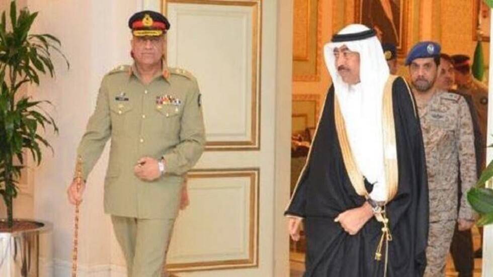 "بلومبيرغ": قائد الجيش الباكستاني يصل السعودية لإصلاح ما أفسده وزير خارجية بلاده معها
