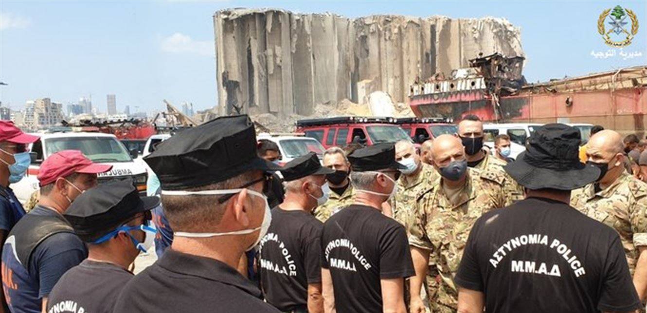 قائد الجيش تفقد أطقم البحث والإنقاذ المحلية والأجنبية في المرفأ