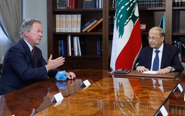 تلقّى اتصالاً من ماكرون واتفقا على استمرار التواصل