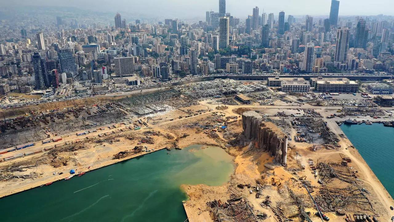 «حركة في مرفأ بيروت لاستعادة نشاطـه»
القيسي : العمل يتحسّن تدريجياً.. وزخور يـتـوقّـع باخرتين الـيوم