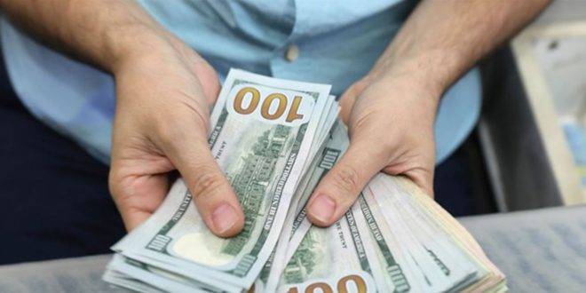 إنخفاضٌ ملحوظ للدولار في السوق السوداء