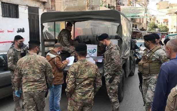 الجيش: توزيع مساعدات على المتضررين