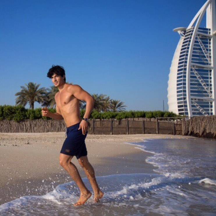 محمد رغيس يبهر الجمهور بأحدث صوره في صيف 2020