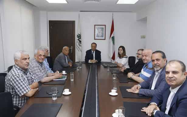 نقابات أصحاب المخابز لتوزيع هبة الطحين مباشرة للمواطنين