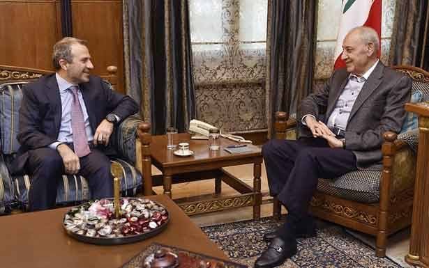 برّي «يُدوزن» مساعيه لعودة الحريري الى السراي بالتنسيق مع حارة حريك باسيل يتمسّك بمقولة «لا إجماع عليه» و«زعيم المستقبل» ينتظر دعمه دولياً