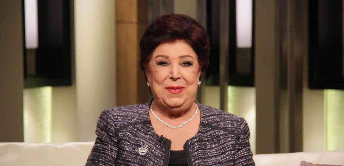 إبنة رجاء الجداوي تكشف حقيقة السيدة المنقبة أمام قبر والدتها (صورة)