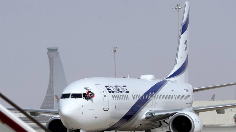 عشراوي: استباحة الأجواء والأسواق العربية والحقوق الفلسطينية لا تقود إلى السلام
