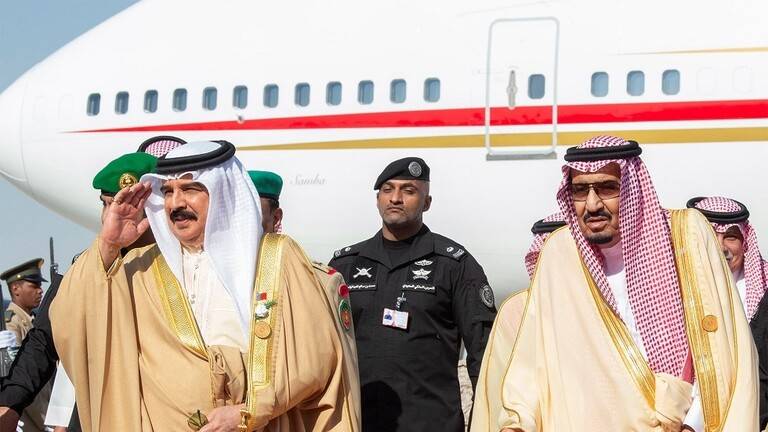 ملك البحرين لكوشنر: استقرار الخليج يعتمد على السعودية ونحن نساندها في السراء والضراء