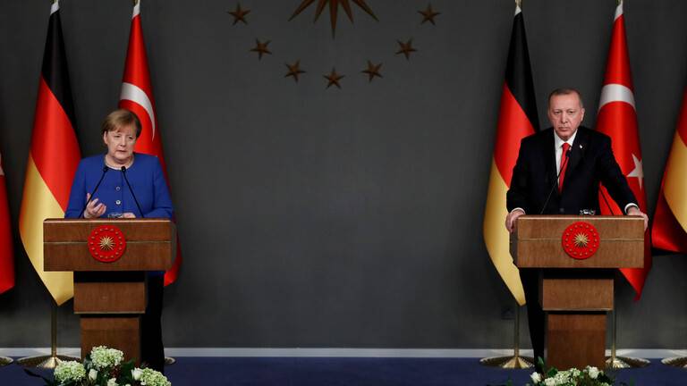 أردوغان وميركل يبحثان التطورات في شرق المتوسط