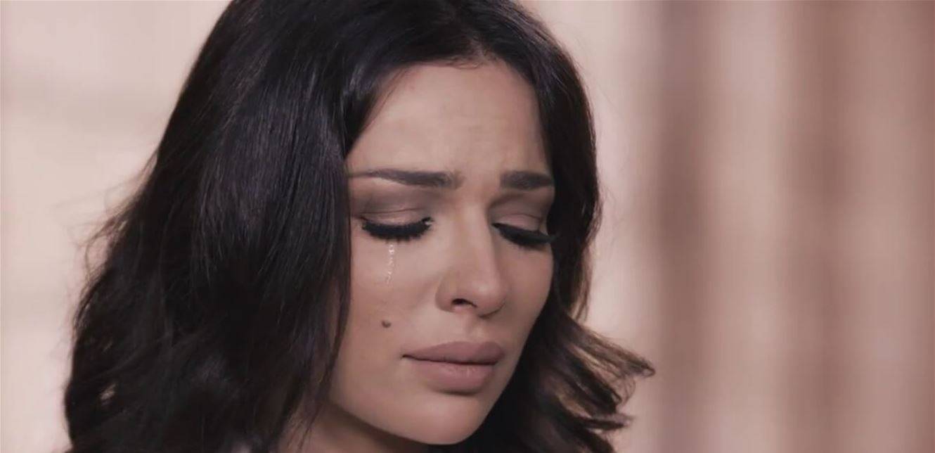 نادين نسيب نجيم تحيي ذكرى رحيل والدها بسر مؤثر.. ما علاقة إنفجار المرفأ؟