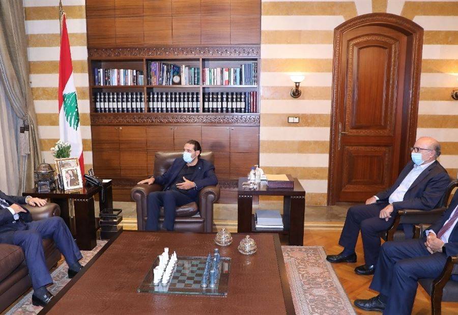 الحريري عرض والسفير الكويتي الأوضاع