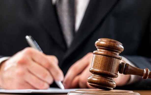الزام المدعى عليه بإزالة الاغراض عن سفرة الدرج