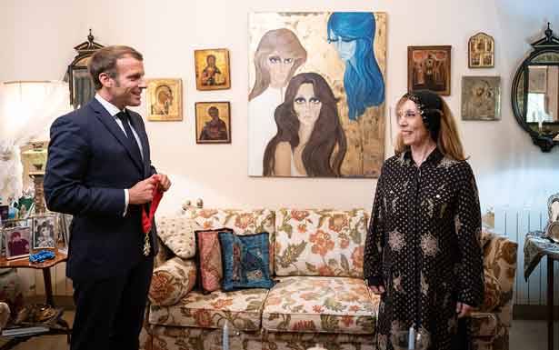 ماكرون يمنح فيروز وسام جوقة الشرف الفرنسي