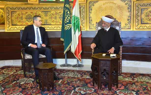 دار الفتوى تمنح أديب الشرعية السنّية الداخلية.. والراعي الإقليمي للسنّة يحرمه منها