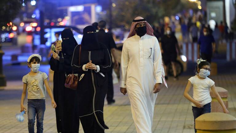 السعودية.. إصابات كورونا الجديدة تحت الـ800 لليوم الخامس
