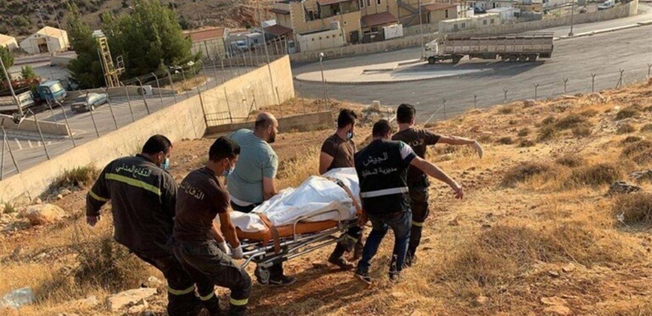 "ضربة شمس في رأسها وبلعت لسانها".. هكذا توفت الفتاة السورية عند نقطة المصنع