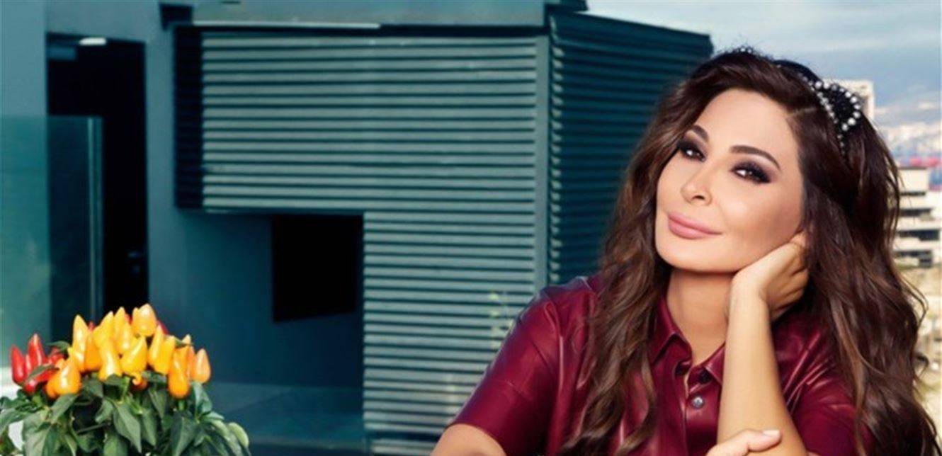 إليسا توثق المشهد 