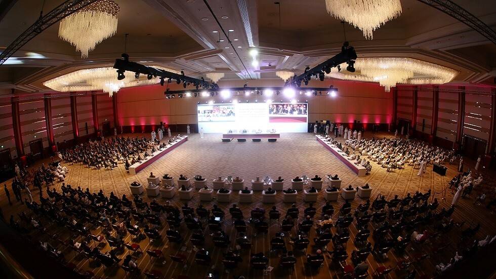وجها لوجه.. أول اجتماع بين مفاوضي "طالبان" والحكومة الأفغانية
