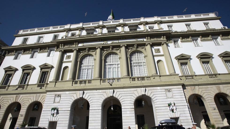 دستور الجزائر الجديد جاهز لاستفتاء الشعب في 1 نوفمبر