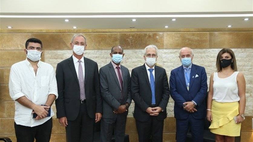 خطّار تسلّم معدات الحماية الشخصيّة للدفاع المدني من برنامج الأمم المتّحدة الإنمائي