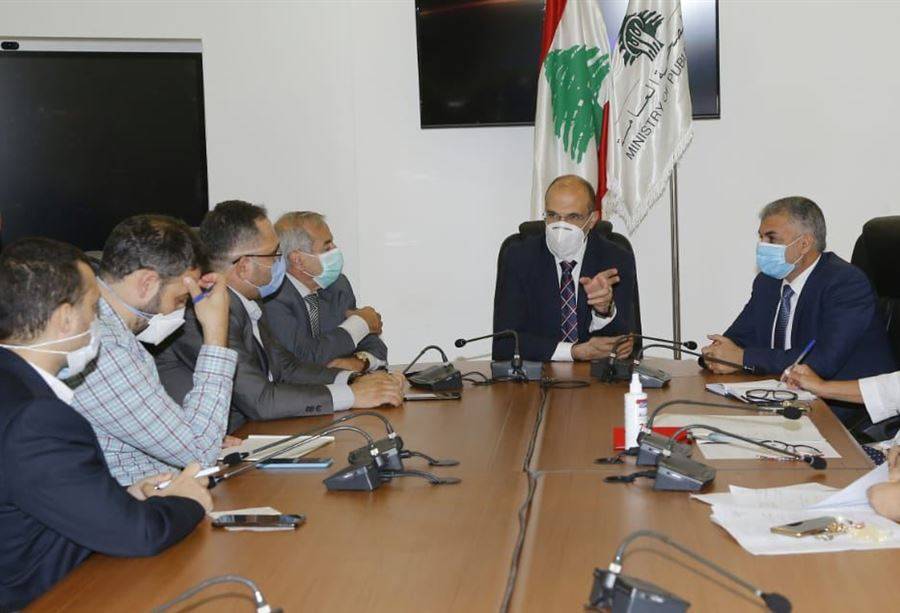 حسن: يتمّ العمل لتأمين لُقاح 