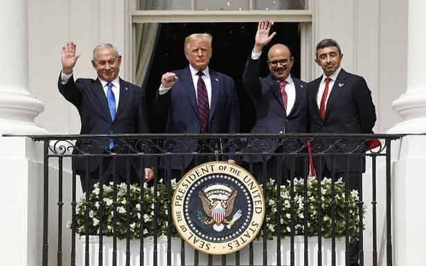 واشنطن «تحتضن» اتفاق التطبيع الإماراتي والبحريني مع «إسرائيل» .. والفلسطينيون : يومٌ أسود