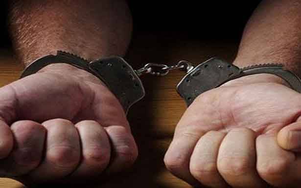 توقيف شخص لابتزازه أموالا وتهديد ضحاياه بنشر صورهم