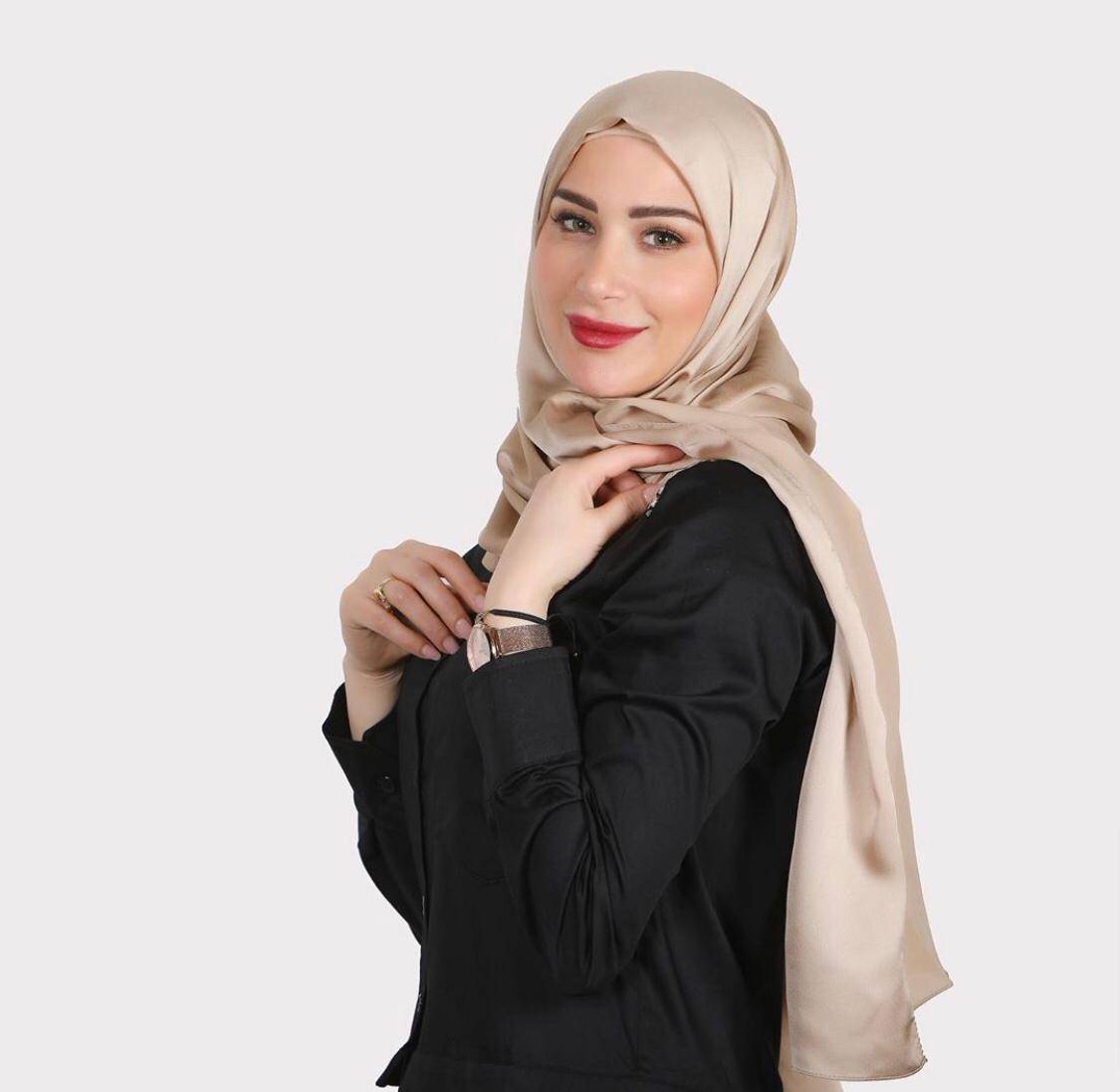 أنامل هدى داغر الإبداعية تصنع بصمة منفردة في عالم التاتو
