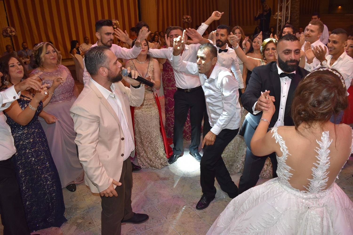 فادي الحاج يحيي عرسا خاصا في رميش