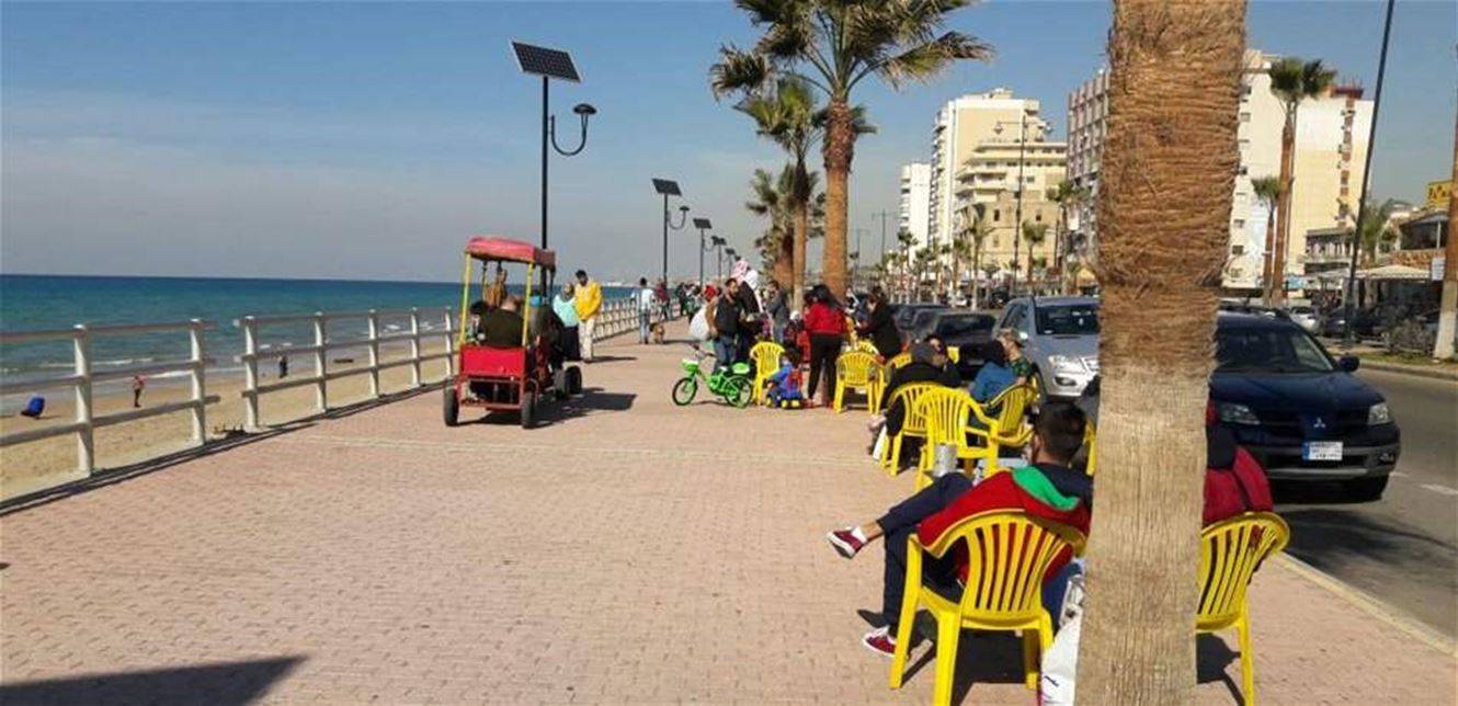إعتصام في صيدا للمطالبة بتشعيب الصفوف والحفاظ على مقاعد الطلاب الفلسطينيين القدماء في الرسمية