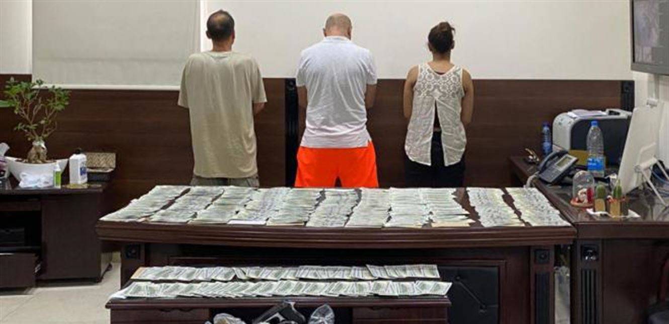 إحباط عملية ضخ كمية كبيرة من العملة المزيّفة وتوقيف 3 متورّطين