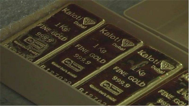 غسيل الأموال: هل يمول الذهب الذي في مكونات هاتفك عصابات المخدرات؟