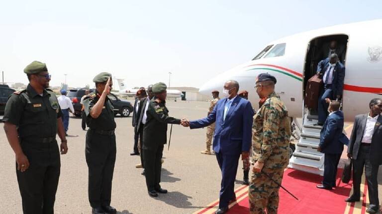 البرهان بحث في الإمارات مع الأمريكيين شطب السودان من القائمة السوداء والسلام العربي الإسرائيلي