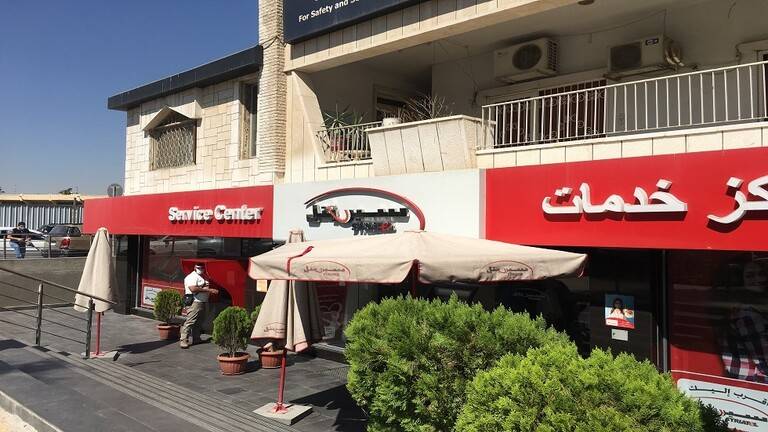 سوريا .. الإفراج عن العشرات من موظفي شركات مخلوف
