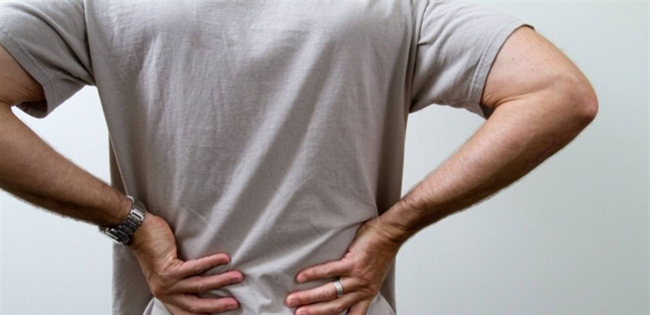 آلام الظهر يمكن أن تكون مؤشراً على مرض خطير.. لا تهملها