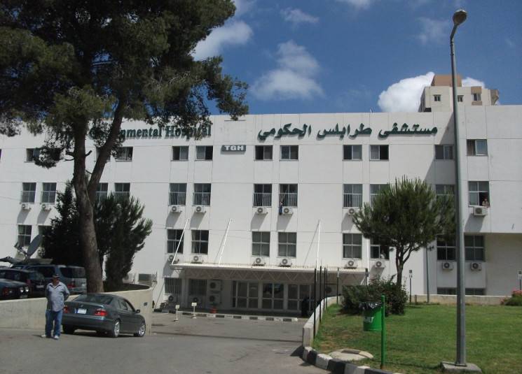 نقل جثة طفل قضى في عبارة الموت إلى المستشفى الحكومي بطرابلس