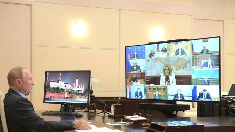 بوتين: فيروس كورونا عدو صامت بالغ الخطورة وجميع السيناريوهات ممكنة