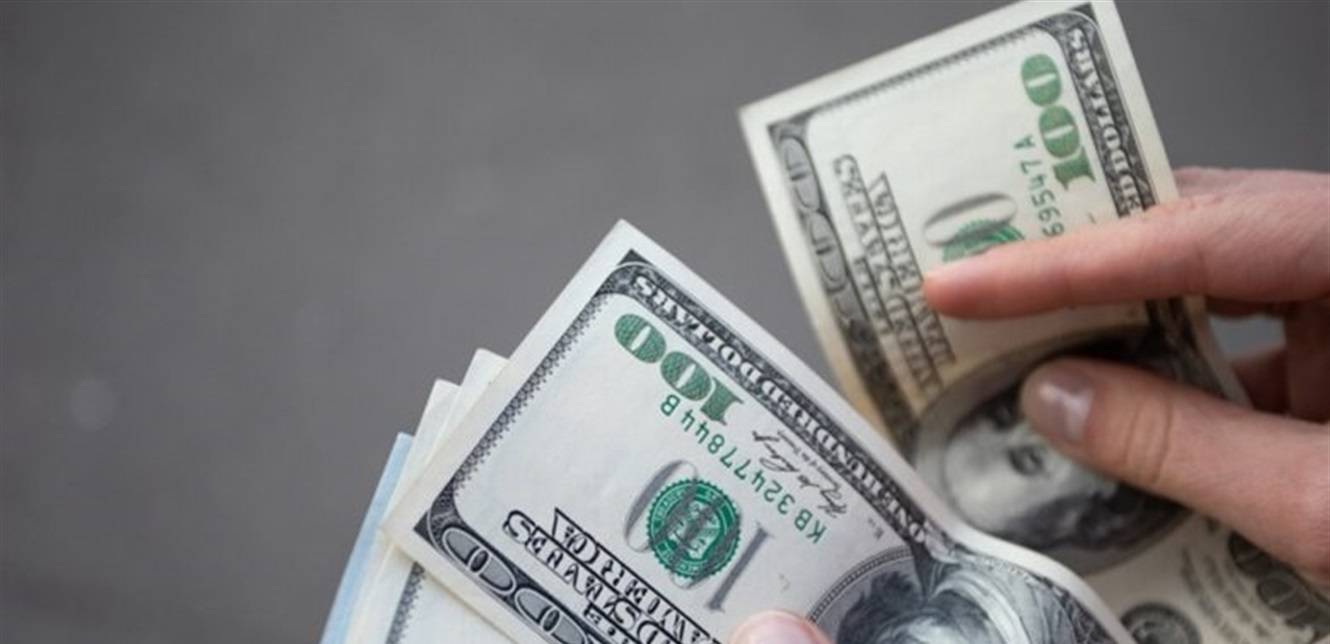 جنون الدولار.. هذه تسعيرة السوق السوداء صباح الإثنين