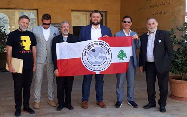 الجيش: وفد من السفارة الأميركية زار المركز اللبناني للاعمال المتعلقة بالالغام