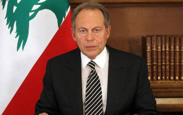 لحود: ما من عمل أسمى من أن يبذل إنسان نفسه من أجل وطنه