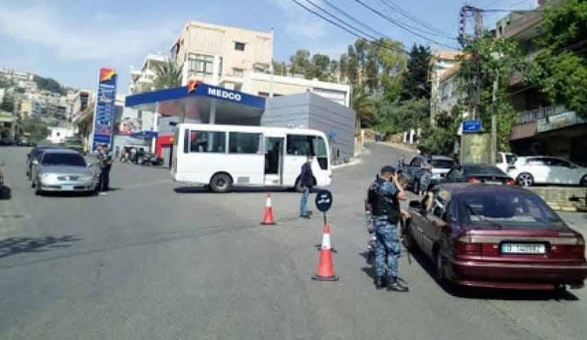رغــــم «جــنــون كورونا» ... بــلـــدات تــرفـــض الإقفال أو العزل !!