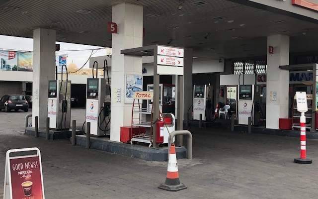 محطات البنزين في النبطية تقفل ابوابها امام المواطنين