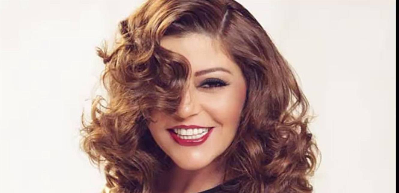 سميرة سعيد ترقص وتتمايل كشابة برفقة ابنها (فيديو)