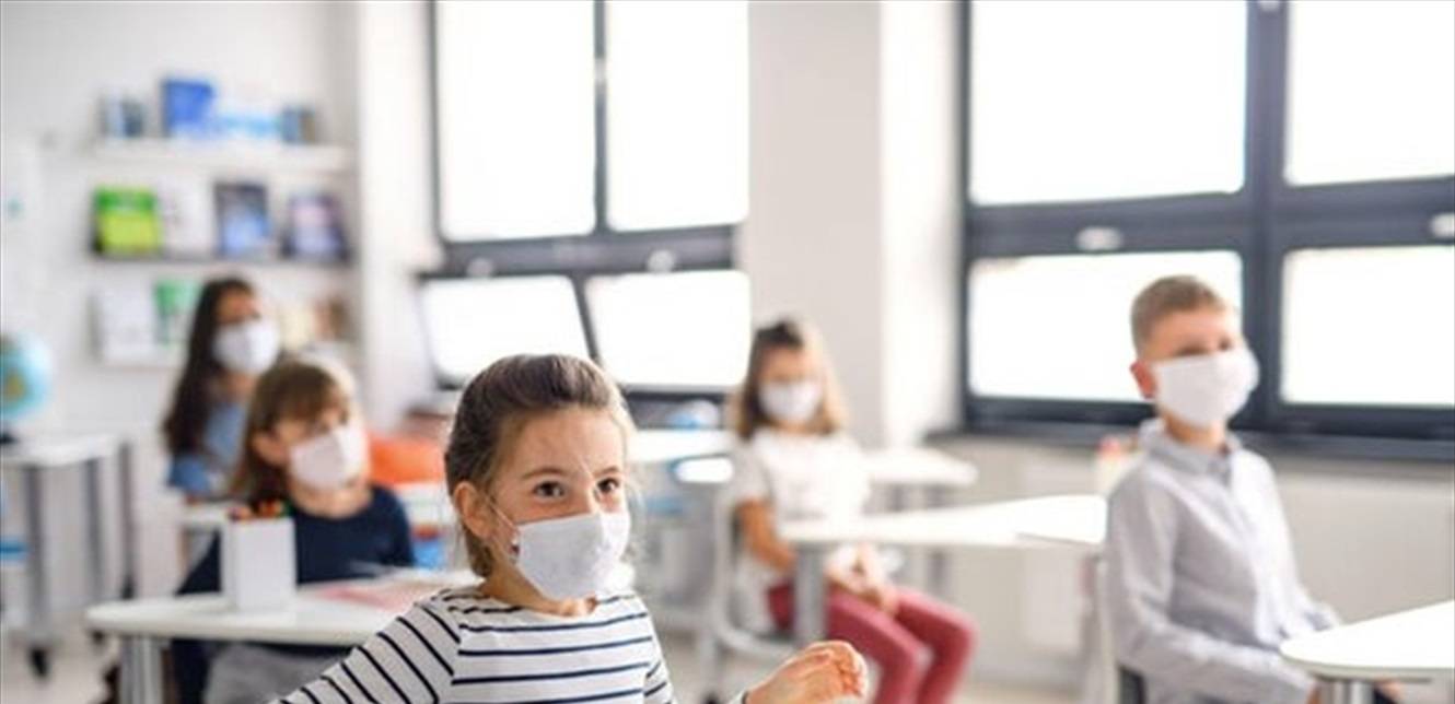 هل من صلة بين فتح المدارس وزيادة إصابات كورونا؟ وأخيراً دراسة تحسم الجدل!