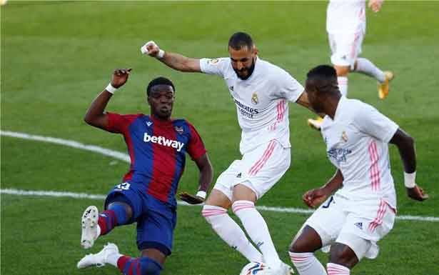 الـبـطـولات الأوروبـــية المحـلــــية في كرة الـــقدم :ريال مدريد يعود الى قواعده بانتصار ثمين على ليفانتي (2-0)