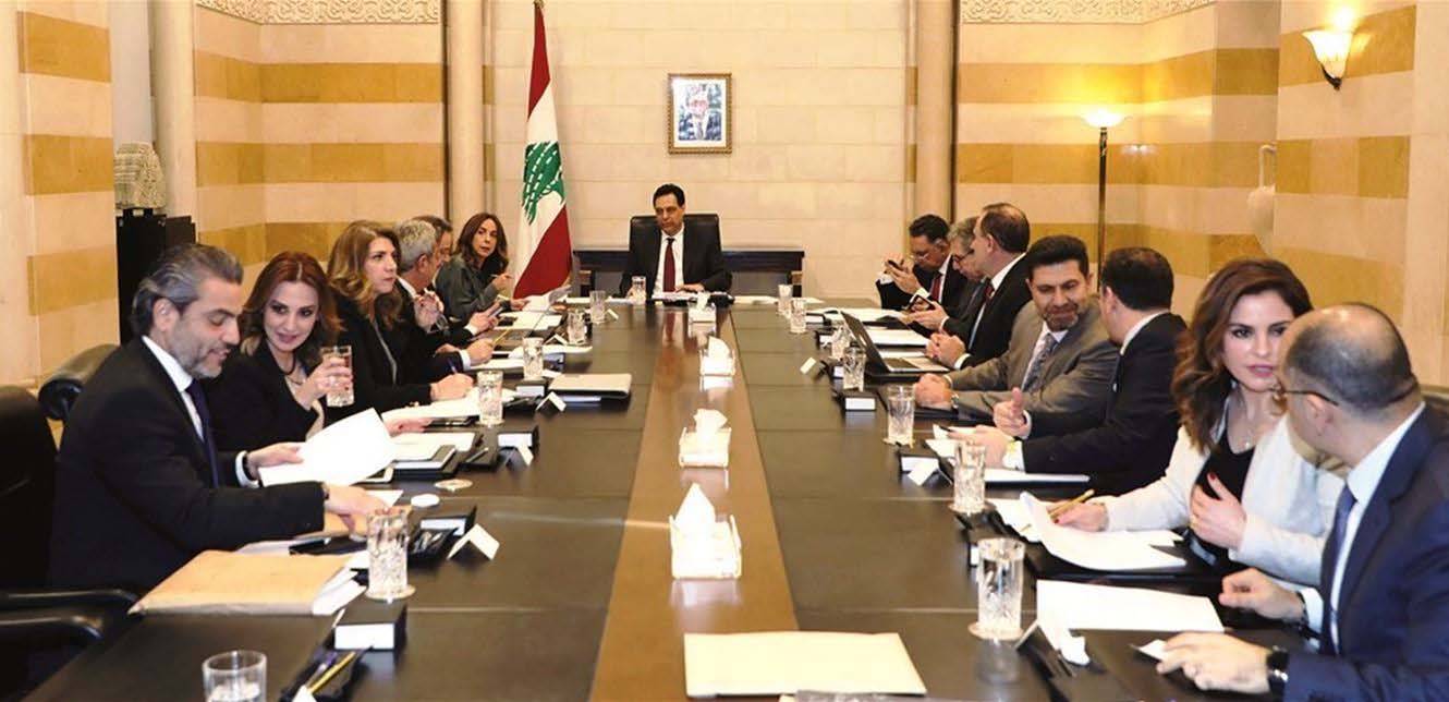 حسان دياب يضحك بسرّه بعد تعويم حكومته
القوى السياسية لا تكسر الجرة مع الفرنسيين: خشبة الخلاص الاخيرة!