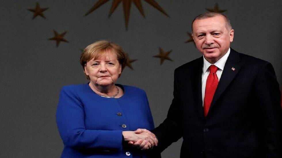أردوغان لميركل: الاتحاد الأوروبي خضع لضغوط من اليونان وقبرص