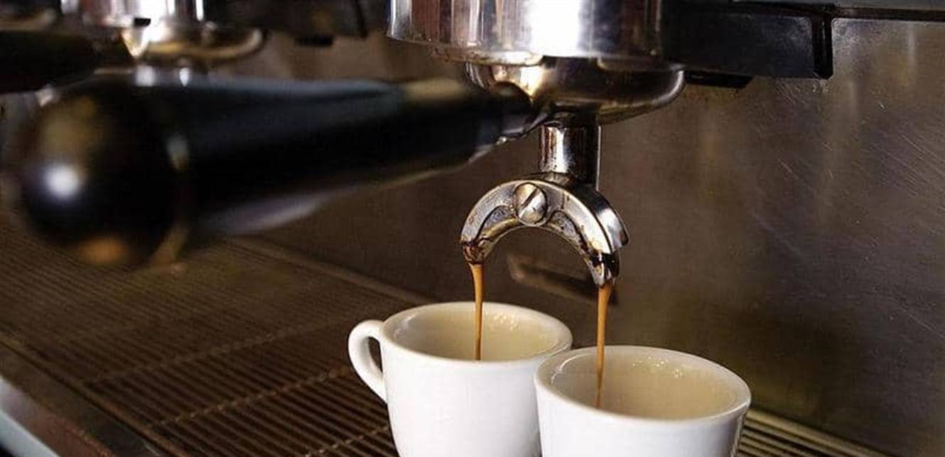 شرب القهوة قبل الفطور.. تحذير طبي من